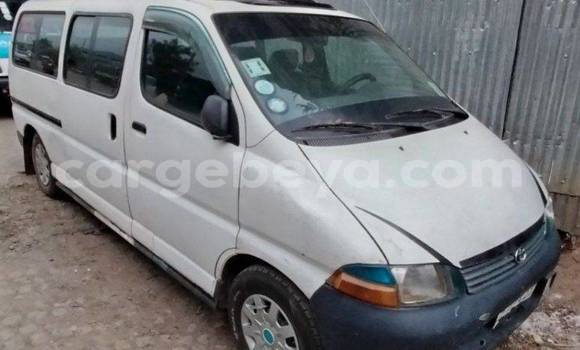 ይግዙ ያገለገለ Toyota Hiace ነጭ መኪና በ አቢይቲ–ካና በ ኢትዮጵያ