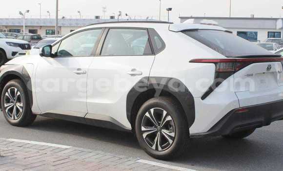 Buy Used Toyota RAV4 White Car in Addis–Ababa in Ethiopia Buy Used Toyota RAV4 White Car in Addis–Ababa in Ethiopia