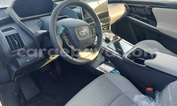 Buy Used Toyota RAV4 White Car in Addis–Ababa in Ethiopia Buy Used Toyota RAV4 White Car in Addis–Ababa in Ethiopia