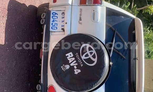 Oofamaa Toyota RAV4 Other Makiinaa iti Addis–Ababa keessatti Ethiopia keessatti Oofamaa Toyota RAV4 Other Makiinaa iti Addis–Ababa keessatti Ethiopia keessatti