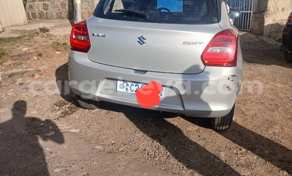 Oofamaa Suzuki Swift Other Makiinaa iti Addis–Ababa keessatti Ethiopia keessatti Oofamaa Suzuki Swift Other Makiinaa iti Addis–Ababa keessatti Ethiopia keessatti