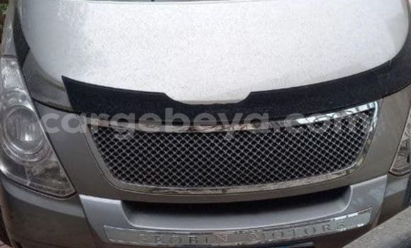 Buy Used Hyundai Grand Starex White Car in Addis–Ababa in Ethiopia