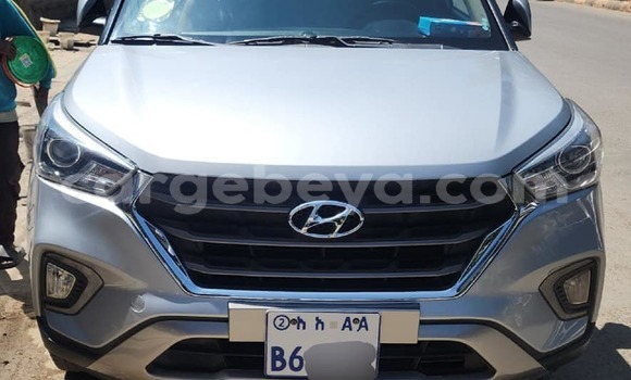 Oofamaa Hyundai Creta Other Makiinaa iti Addis–Ababa keessatti Ethiopia keessatti Oofamaa Hyundai Creta Other Makiinaa iti Addis–Ababa keessatti Ethiopia keessatti