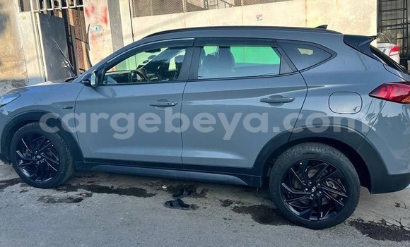 Oofamaa Hyundai Tucson Other Makiinaa iti Addis–Ababa keessatti Ethiopia keessatti Oofamaa Hyundai Tucson Other Makiinaa iti Addis–Ababa keessatti Ethiopia keessatti