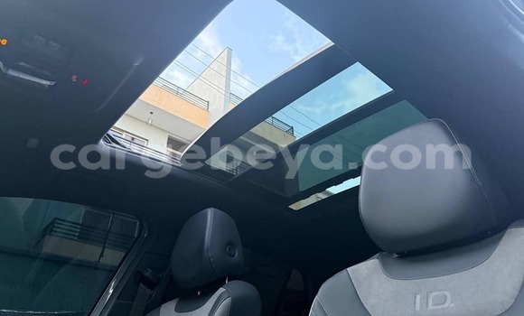 Oofamaa Toyota Corolla Cross Other Makiinaa iti Addis–Ababa keessatti Ethiopia keessatti Oofamaa Toyota Corolla Cross Other Makiinaa iti Addis–Ababa keessatti Ethiopia keessatti