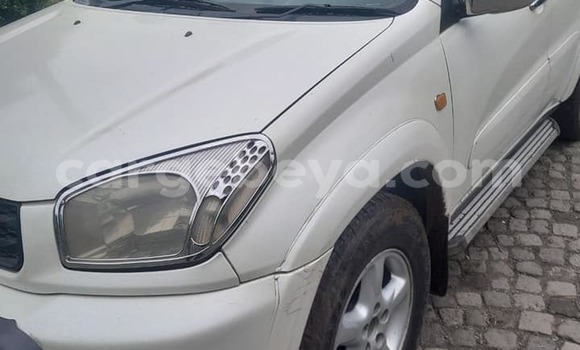 ይግዙ ያገለገለ Toyota RAV4 ነጭ መኪና በ አዲስ አበባ በ ኢትዮጵያ