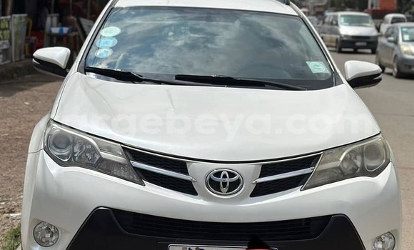 Buy Used Toyota RAV4 White Car in Addis–Ababa in Ethiopia
