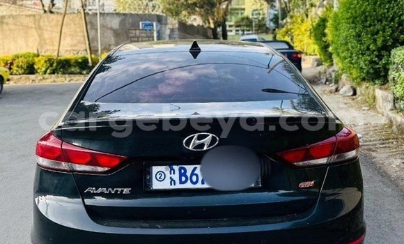 Oofamaa Hyundai Avante Black Makiinaa iti Addis–Ababa keessatti Ethiopia keessatti Oofamaa Hyundai Avante Black Makiinaa iti Addis–Ababa keessatti Ethiopia keessatti