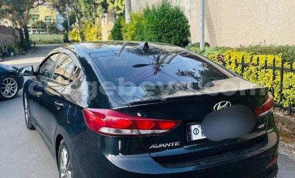 Oofamaa Hyundai Avante Black Makiinaa iti Addis–Ababa keessatti Ethiopia keessatti Oofamaa Hyundai Avante Black Makiinaa iti Addis–Ababa keessatti Ethiopia keessatti