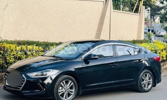 Oofamaa Hyundai Avante Black Makiinaa iti Addis–Ababa keessatti Ethiopia keessatti Oofamaa Hyundai Avante Black Makiinaa iti Addis–Ababa keessatti Ethiopia keessatti