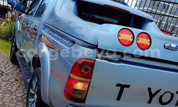 Oofamaa Toyota Hilux Other Makiinaa iti Addis–Ababa keessatti Ethiopia keessatti Oofamaa Toyota Hilux Other Makiinaa iti Addis–Ababa keessatti Ethiopia keessatti