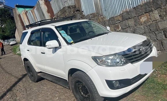 Buy Used Toyota Fortuner White Car in Addis–Ababa in Ethiopia Buy Used Toyota Fortuner White Car in Addis–Ababa in Ethiopia