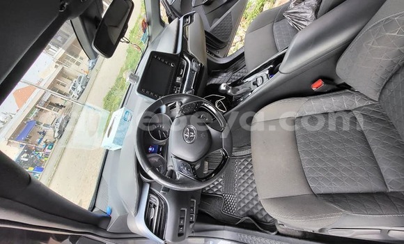 Oofamaa Toyota C-HR Other Makiinaa iti Addis–Ababa keessatti Ethiopia keessatti Oofamaa Toyota C-HR Other Makiinaa iti Addis–Ababa keessatti Ethiopia keessatti