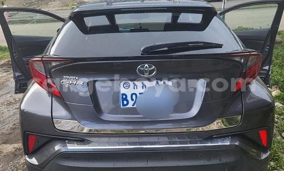 Oofamaa Toyota C-HR Other Makiinaa iti Addis–Ababa keessatti Ethiopia keessatti Oofamaa Toyota C-HR Other Makiinaa iti Addis–Ababa keessatti Ethiopia keessatti