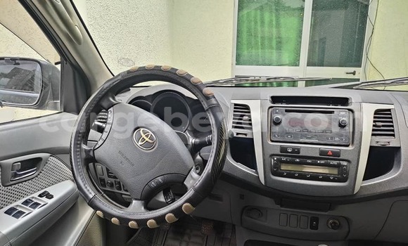 Oofamaa Toyota Hilux Other Makiinaa iti Addis–Ababa keessatti Ethiopia keessatti Oofamaa Toyota Hilux Other Makiinaa iti Addis–Ababa keessatti Ethiopia keessatti