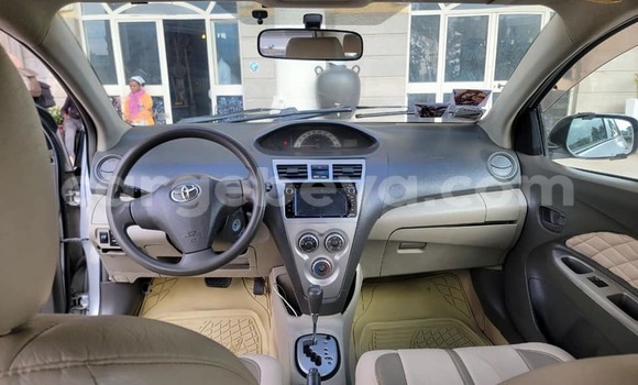 Oofamaa Toyota Yaris Other Makiinaa iti Addis–Ababa keessatti Ethiopia keessatti Oofamaa Toyota Yaris Other Makiinaa iti Addis–Ababa keessatti Ethiopia keessatti