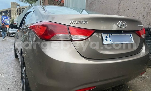 Oofamaa Hyundai Elantra Other Makiinaa iti Addis–Ababa keessatti Ethiopia keessatti Oofamaa Hyundai Elantra Other Makiinaa iti Addis–Ababa keessatti Ethiopia keessatti