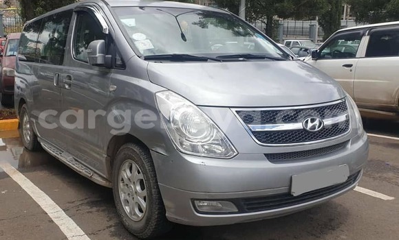 Oofamaa Hyundai Grand Starex Other Makiinaa iti Addis–Ababa keessatti Ethiopia keessatti Oofamaa Hyundai Grand Starex Other Makiinaa iti Addis–Ababa keessatti Ethiopia keessatti