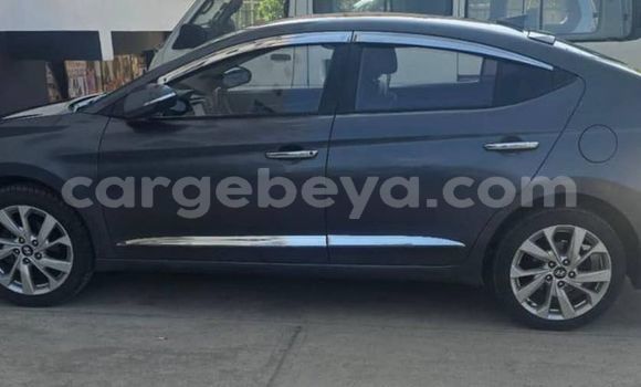 ይግዙ ያገለገለ Hyundai Avante ሌላ መኪና በ አዲስ አበባ በ ኢትዮጵያ