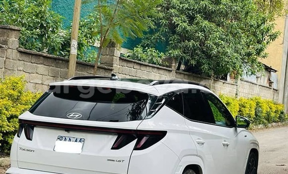 Acheter Occasion Voiture Hyundai Tucson Blanc à Addis Ababa, Ethiopie Acheter Occasion Voiture Hyundai Tucson Blanc à Addis Ababa, Ethiopie