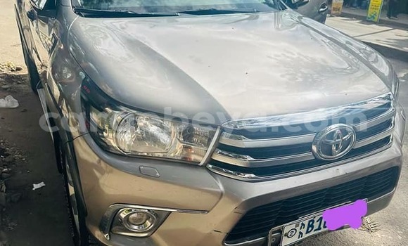 Oofamaa Toyota Hiluxe Revo Other Makiinaa iti Addis–Ababa keessatti Ethiopia keessatti