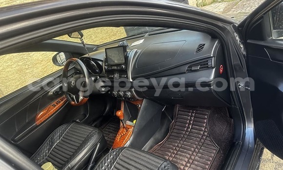 Acheter Occasion Voiture Toyota Yaris Noir à Addis Ababa, Ethiopie Acheter Occasion Voiture Toyota Yaris Noir à Addis Ababa, Ethiopie