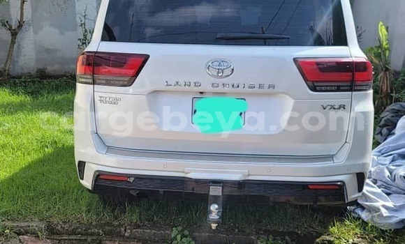 Acheter Occasion Voiture Toyota Land Cruiser Blanc à Addis Ababa, Ethiopie Acheter Occasion Voiture Toyota Land Cruiser Blanc à Addis Ababa, Ethiopie