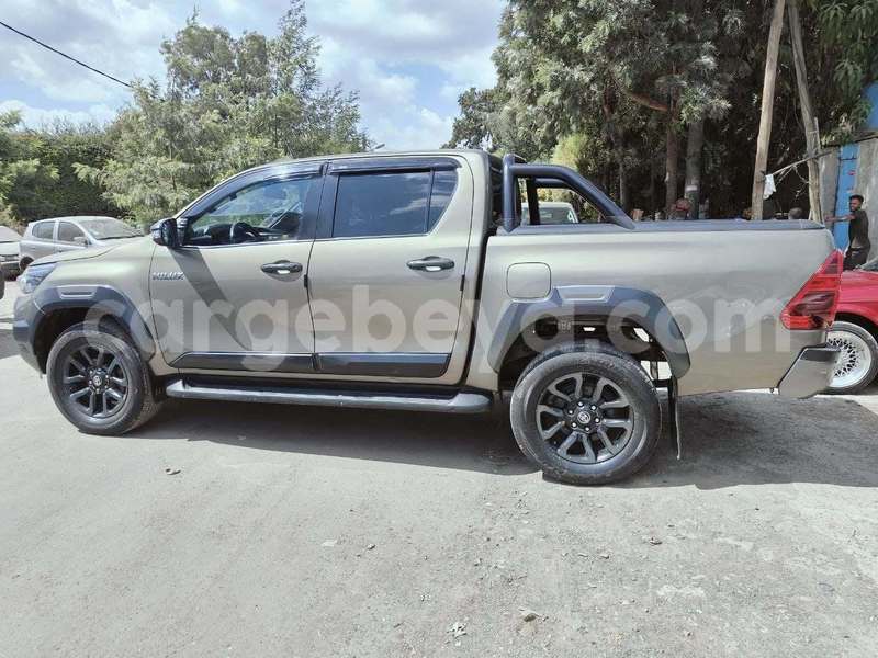 Big with watermark toyota hilux ethiopia addis ababa 12025