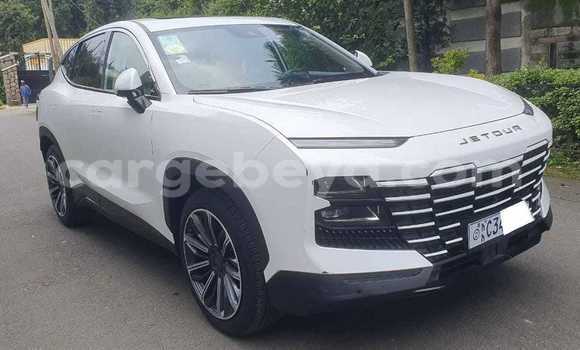 ይግዙ ያገለገለ Toyota Camry (Japan) ነጭ መኪና በ አዲስ አበባ በ ኢትዮጵያ