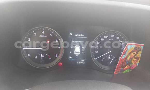 Acheter Occasion Voiture Hyundai Tucson Rouge à Addis Ababa, Ethiopie Acheter Occasion Voiture Hyundai Tucson Rouge à Addis Ababa, Ethiopie