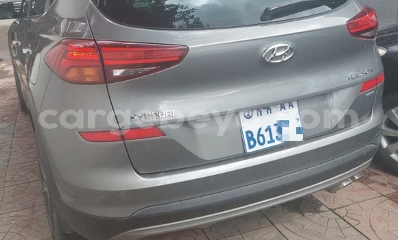 Acheter Occasion Voiture Hyundai Tucson Rouge à Addis Ababa, Ethiopie Acheter Occasion Voiture Hyundai Tucson Rouge à Addis Ababa, Ethiopie