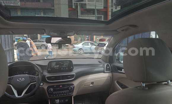 Acheter Occasion Voiture Hyundai Tucson Rouge à Addis Ababa, Ethiopie Acheter Occasion Voiture Hyundai Tucson Rouge à Addis Ababa, Ethiopie