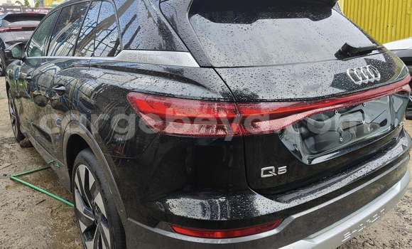 Acheter Occasion Voiture Audi Q5 Noir à Addis Ababa, Ethiopie Acheter Occasion Voiture Audi Q5 Noir à Addis Ababa, Ethiopie