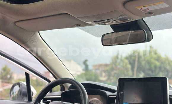 Acheter Occasion Voiture Toyota Corolla Blanc à Addis Ababa, Ethiopie Acheter Occasion Voiture Toyota Corolla Blanc à Addis Ababa, Ethiopie