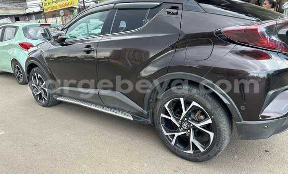 Acheter Occasion Voiture Toyota C-HR Noir à Addis Ababa, Ethiopie Acheter Occasion Voiture Toyota C-HR Noir à Addis Ababa, Ethiopie