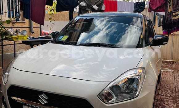Acheter Occasion Voiture Suzuki Swift Blanc à Addis Ababa, Ethiopie