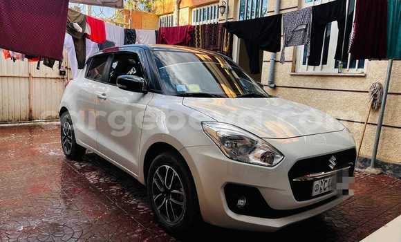 Acheter Occasion Voiture Suzuki Swift Blanc à Addis Ababa, Ethiopie Acheter Occasion Voiture Suzuki Swift Blanc à Addis Ababa, Ethiopie