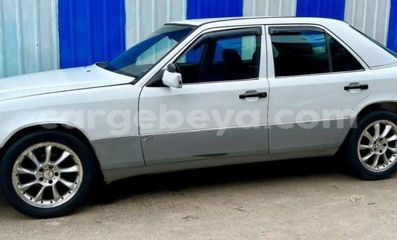 Buy Used Mercedes-Benz E–Class White Car in Addigrat in Tigray Buy Used Mercedes-Benz E–Class White Car in Addigrat in Tigray