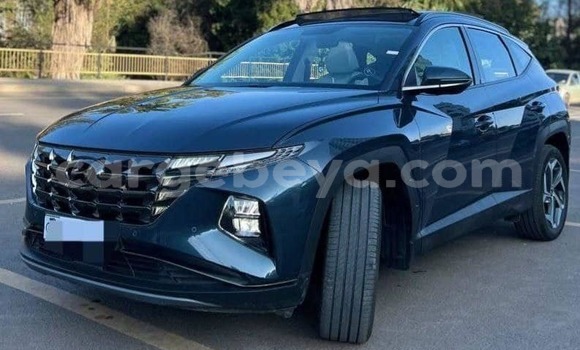 ይግዙ ያገለገለ Hyundai Tucson ጥቁር መኪና በ አዲስ አበባ በ ኢትዮጵያ