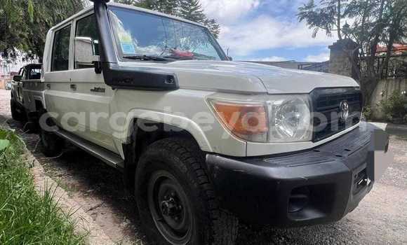 Buy Used Toyota Land Cruiser White Car in Addis–Ababa in Ethiopia Buy Used Toyota Land Cruiser White Car in Addis–Ababa in Ethiopia