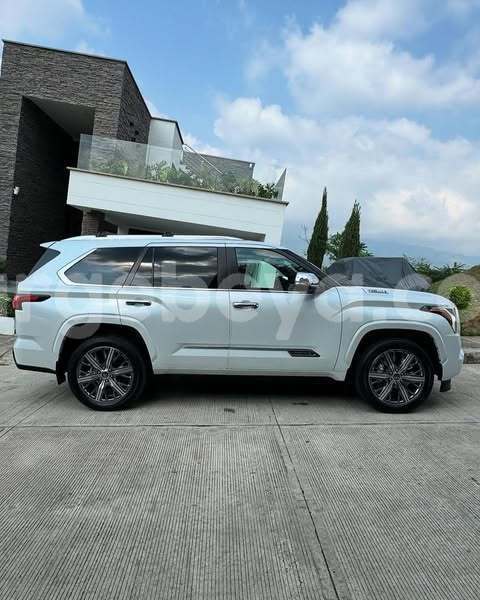 Big with watermark toyota sequoia ethiopia addis ababa 12139