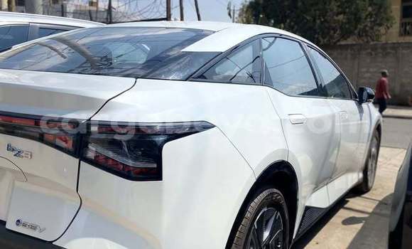 Buy Used Toyota bB White Car in Addis–Ababa in Ethiopia Buy Used Toyota bB White Car in Addis–Ababa in Ethiopia