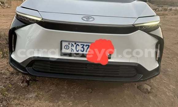 Buy Used Toyota Caldina White Car in Addis–Ababa in Ethiopia Buy Used Toyota Caldina White Car in Addis–Ababa in Ethiopia