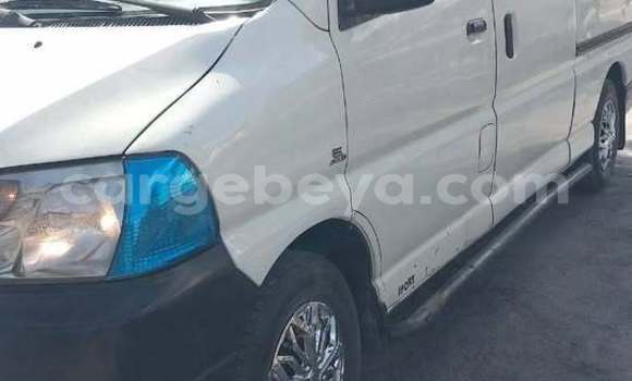 ይግዙ ያገለገለ Toyota Hiace ነጭ መኪና በ አዲስ አበባ በ ኢትዮጵያ