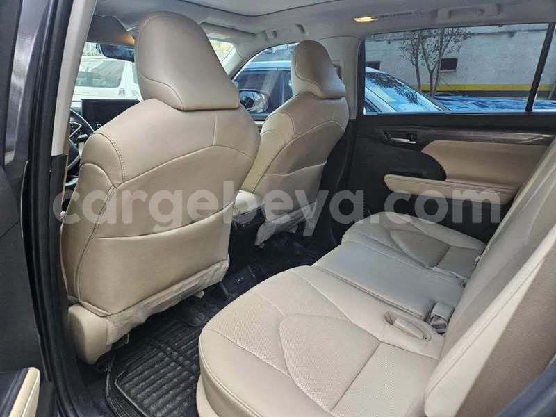Big with watermark toyota highlander ethiopia addis ababa 12197