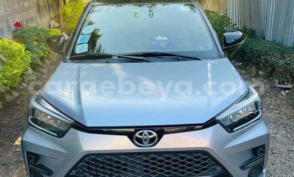 Buy Used Toyota Ractis White Car in Addis–Ababa in Ethiopia