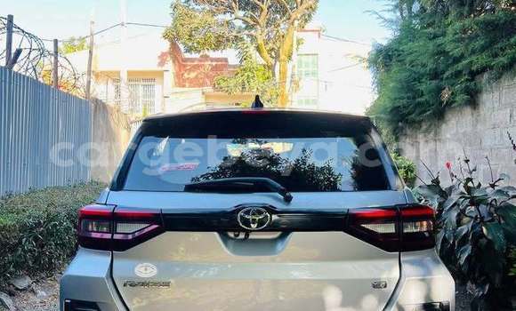 Buy Used Toyota Ractis White Car in Addis–Ababa in Ethiopia Buy Used Toyota Ractis White Car in Addis–Ababa in Ethiopia