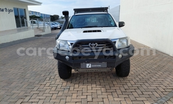 Buy Used Toyota Hilux White Car in Addis–Ababa in Ethiopia Buy Used Toyota Hilux White Car in Addis–Ababa in Ethiopia