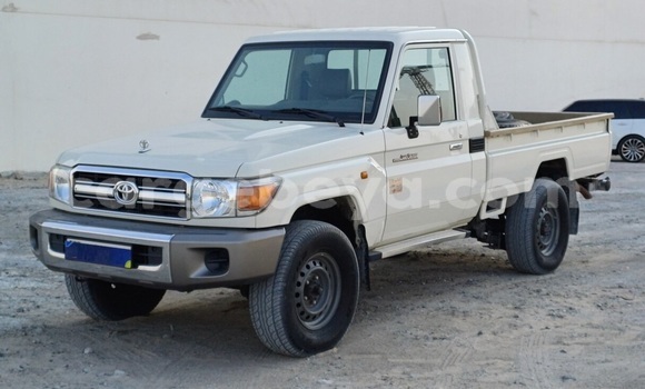 Buy Used Toyota Land Cruiser White Car in Addis–Ababa in Ethiopia