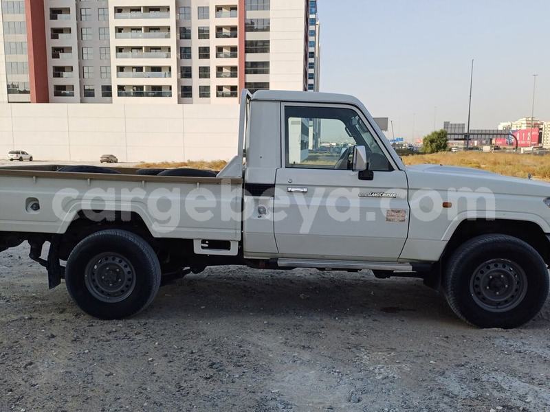 Big with watermark toyota land cruiser ethiopia addis ababa 12258